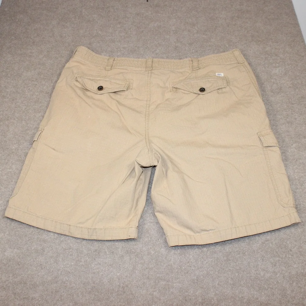 Izod cargo shorts